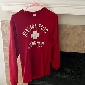 Women’s cotton/polyester red long sleeve shirt